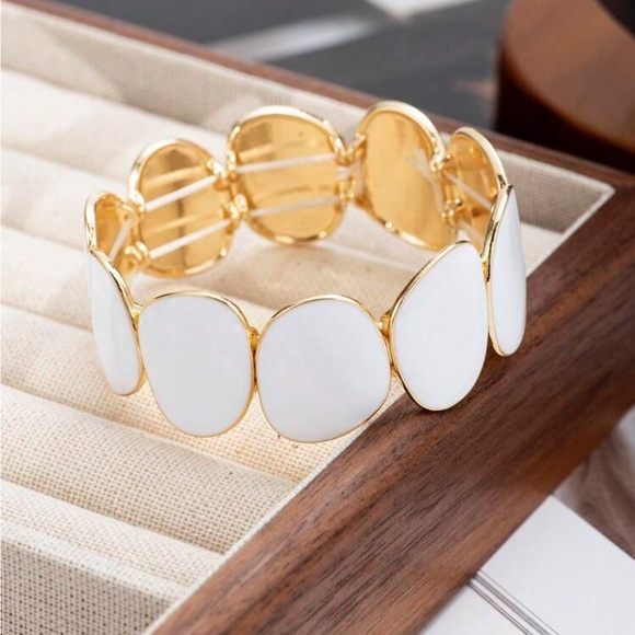 Anthropologie  Stylish Gold and White Elastic Oval Bracelet - Picture 4 of 5